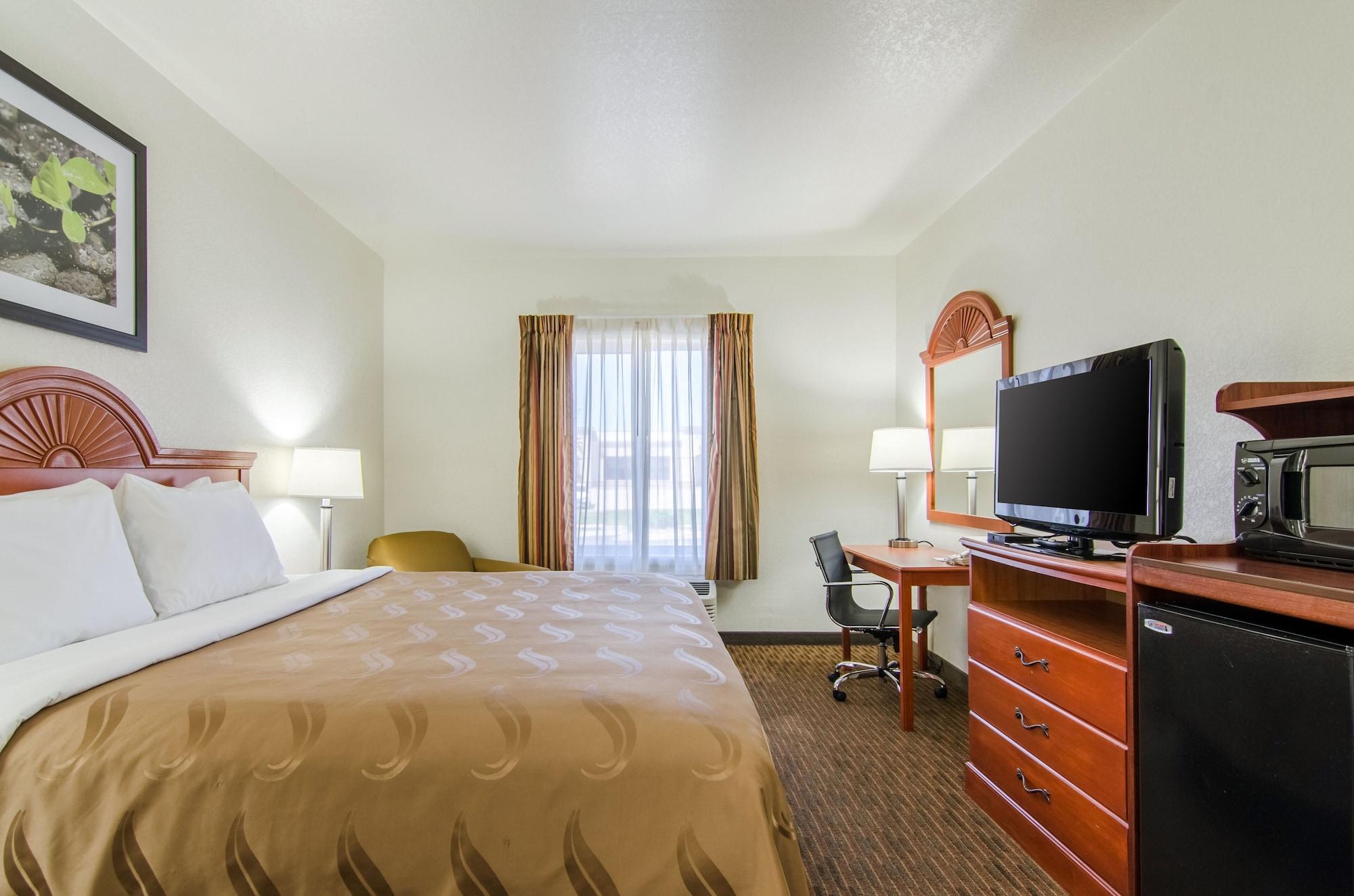 Quality Inn Junction City Near Fort Riley Εξωτερικό φωτογραφία