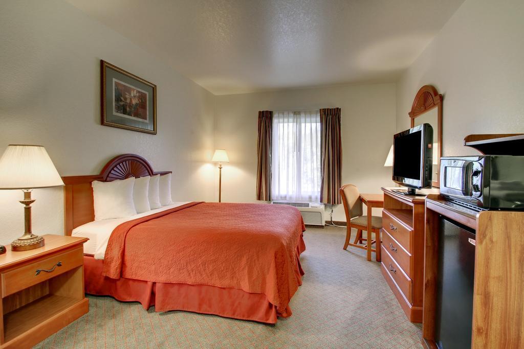 Quality Inn Junction City Near Fort Riley Εξωτερικό φωτογραφία