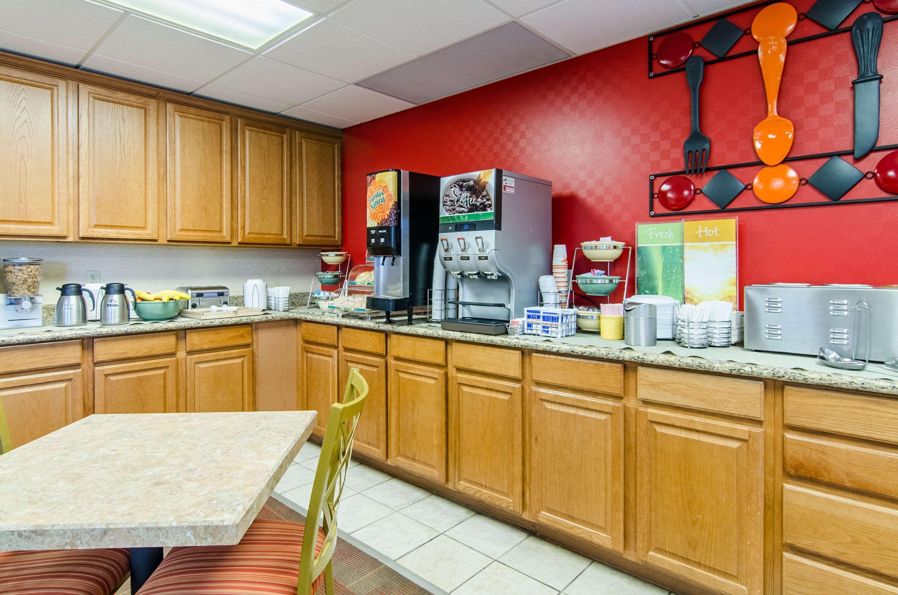 Quality Inn Junction City Near Fort Riley Εξωτερικό φωτογραφία