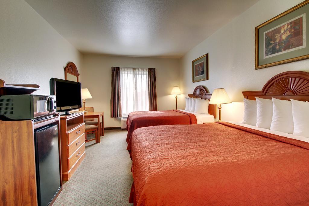 Quality Inn Junction City Near Fort Riley Εξωτερικό φωτογραφία