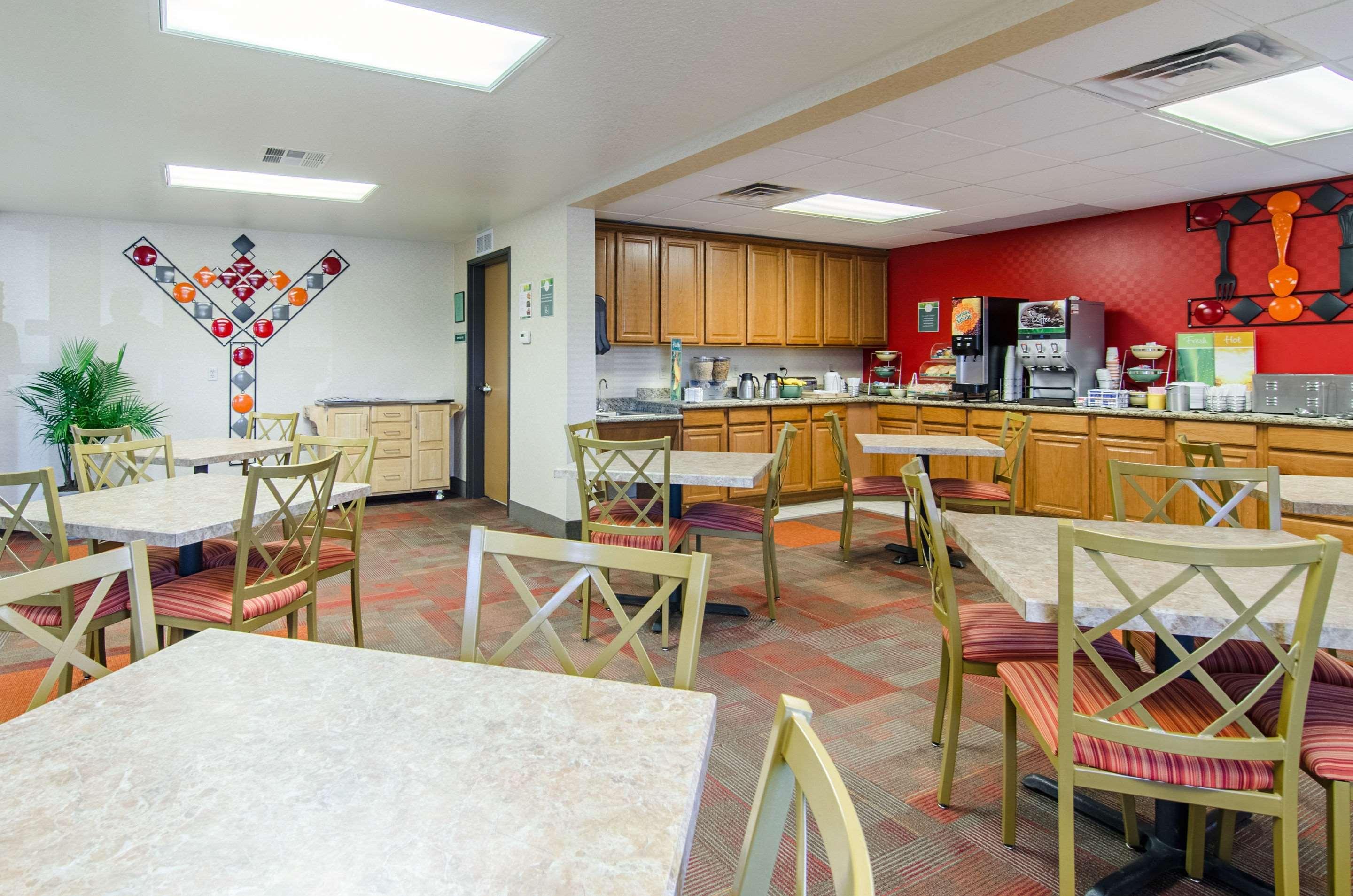 Quality Inn Junction City Near Fort Riley Εξωτερικό φωτογραφία