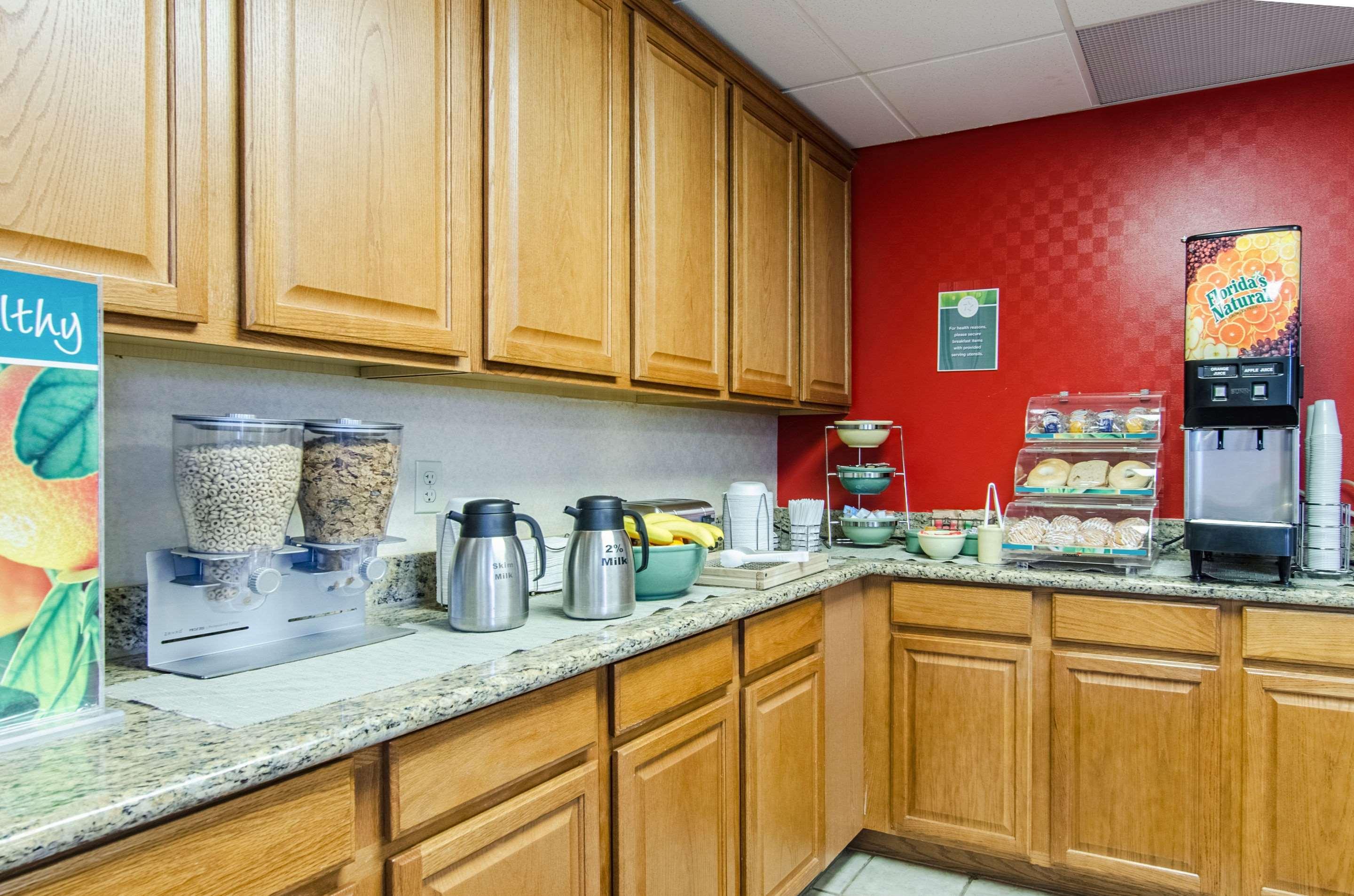 Quality Inn Junction City Near Fort Riley Εξωτερικό φωτογραφία