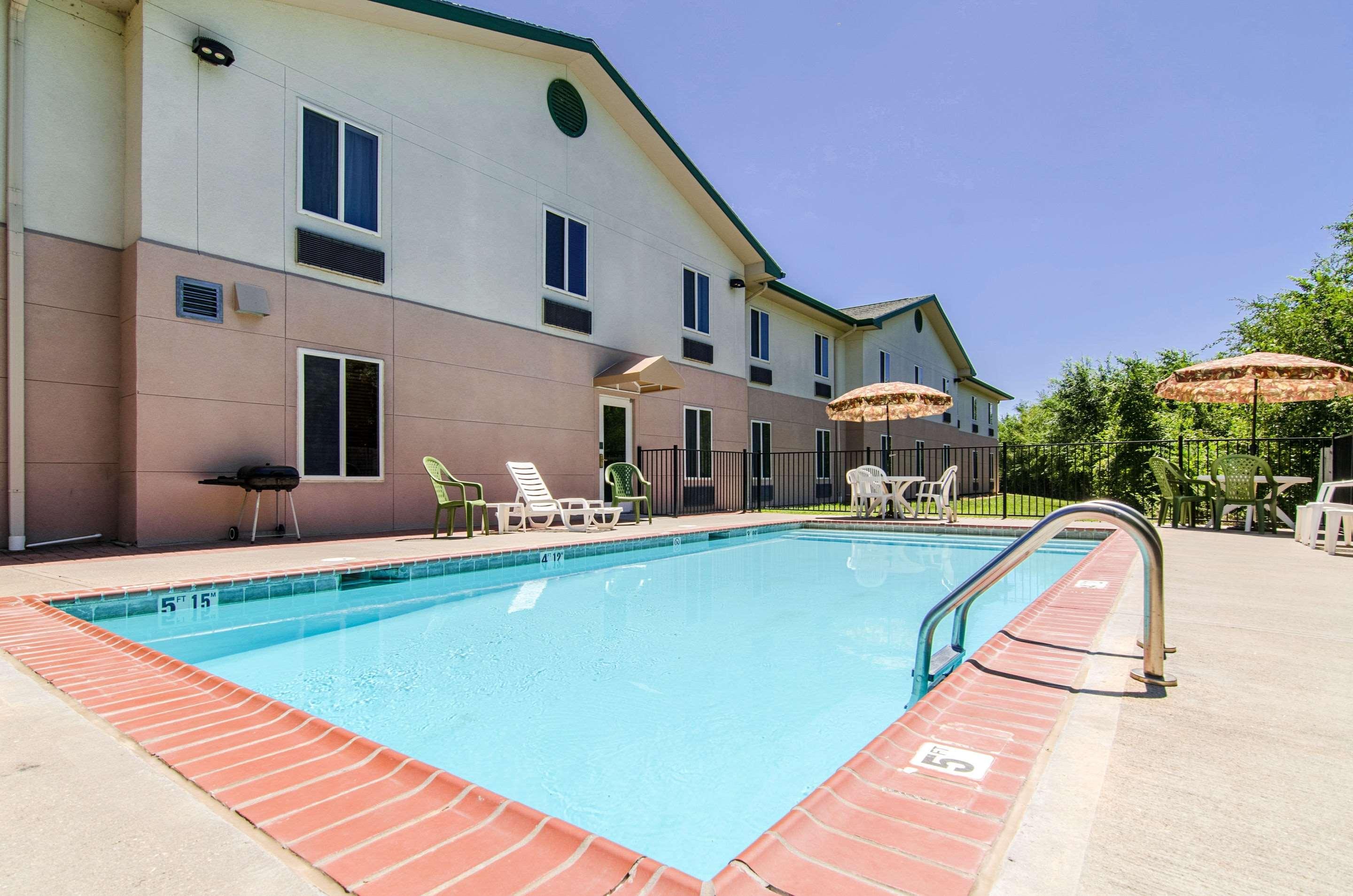 Quality Inn Junction City Near Fort Riley Εξωτερικό φωτογραφία