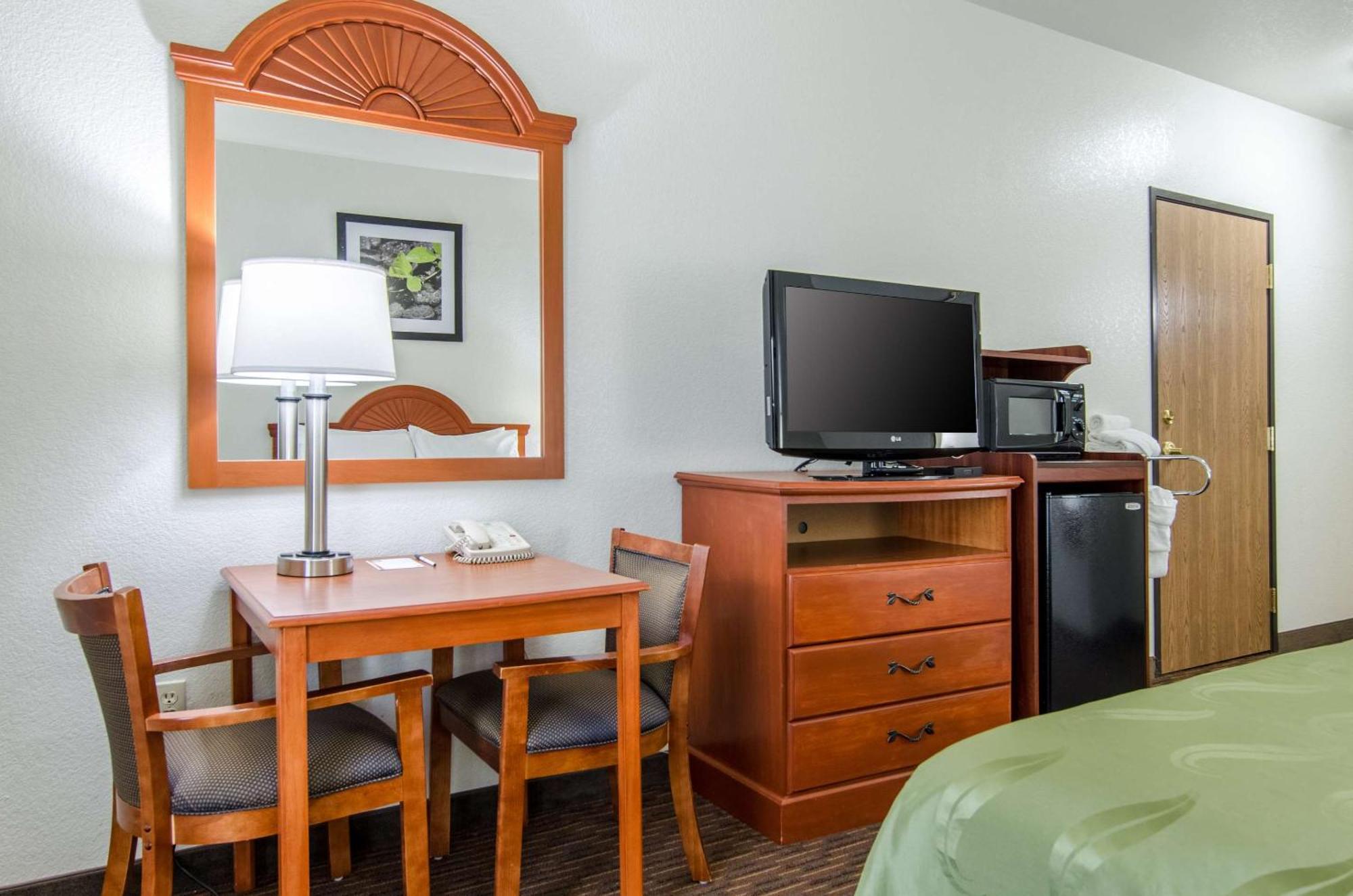 Quality Inn Junction City Near Fort Riley Εξωτερικό φωτογραφία